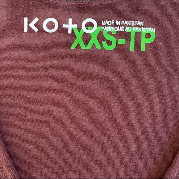 Urban Outfitters Drapey Wide Neck Oversized Tee in Chocolate Size XXS NWT - Picture 6 of 8